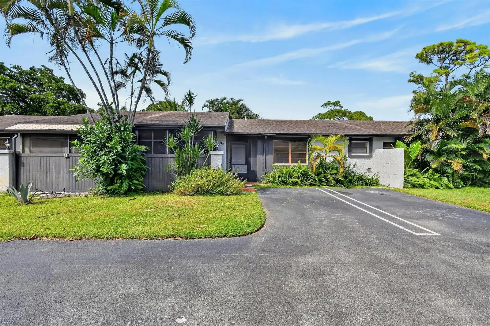 72 CONASKONK Circle, Royal Palm Beach FL 33411 photo 2