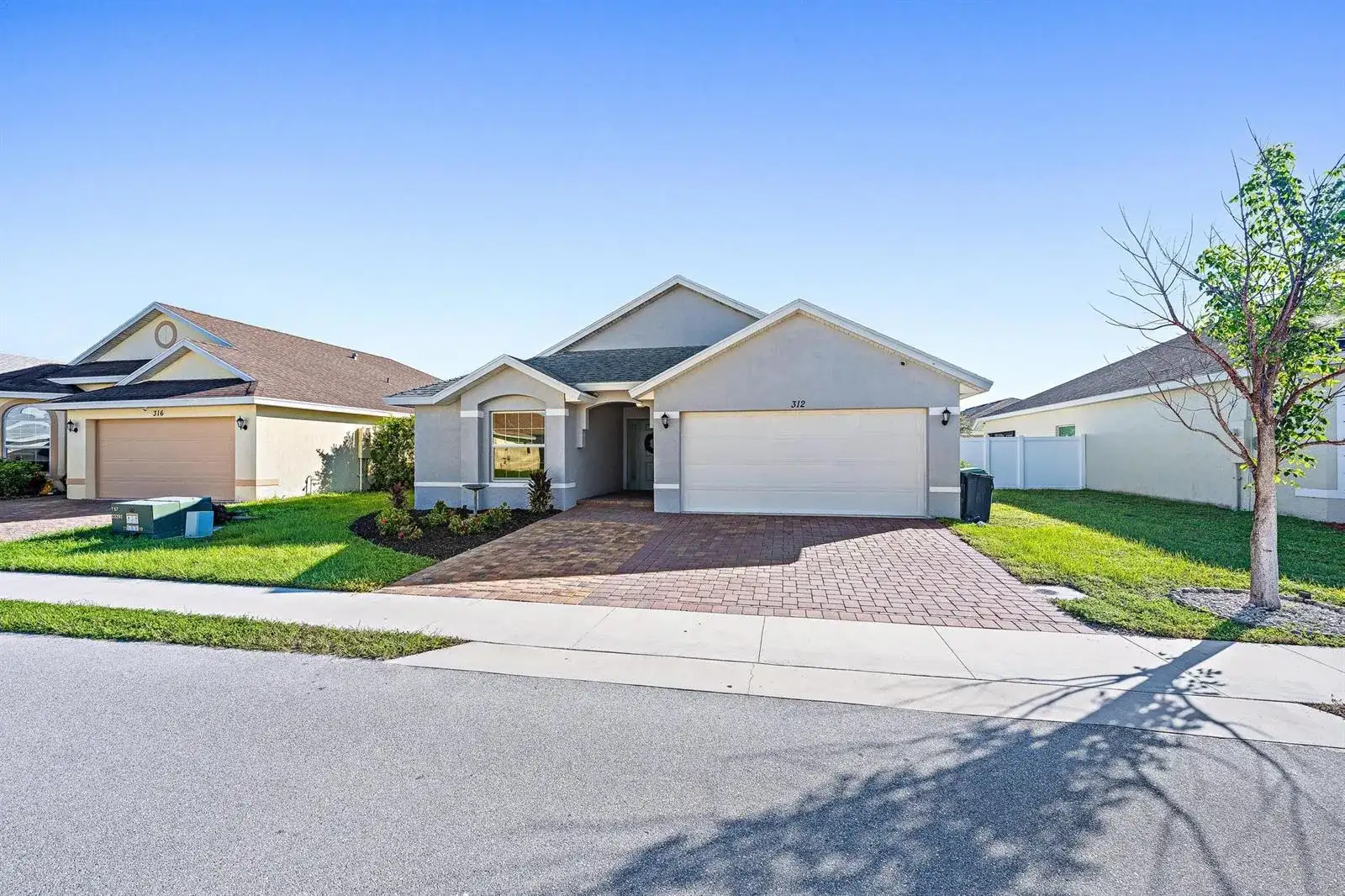 312 PALM BREEZES Drive, Fort Pierce FL 34945 photo 2