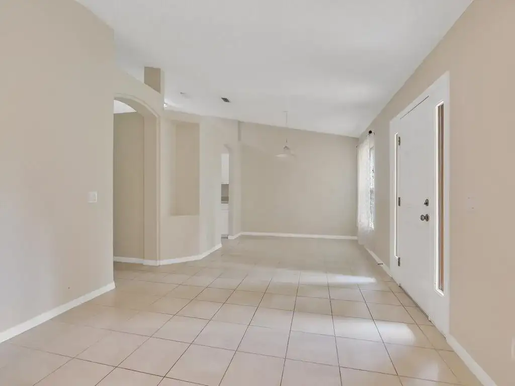 557 BROWNING Terrace, Sebastian FL 32958 photo 4