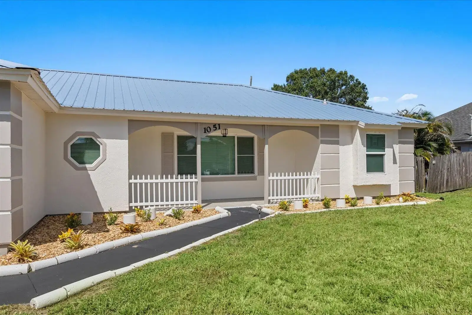 1051 SW DUBOIS, Port St. Lucie FL 34953 photo 2