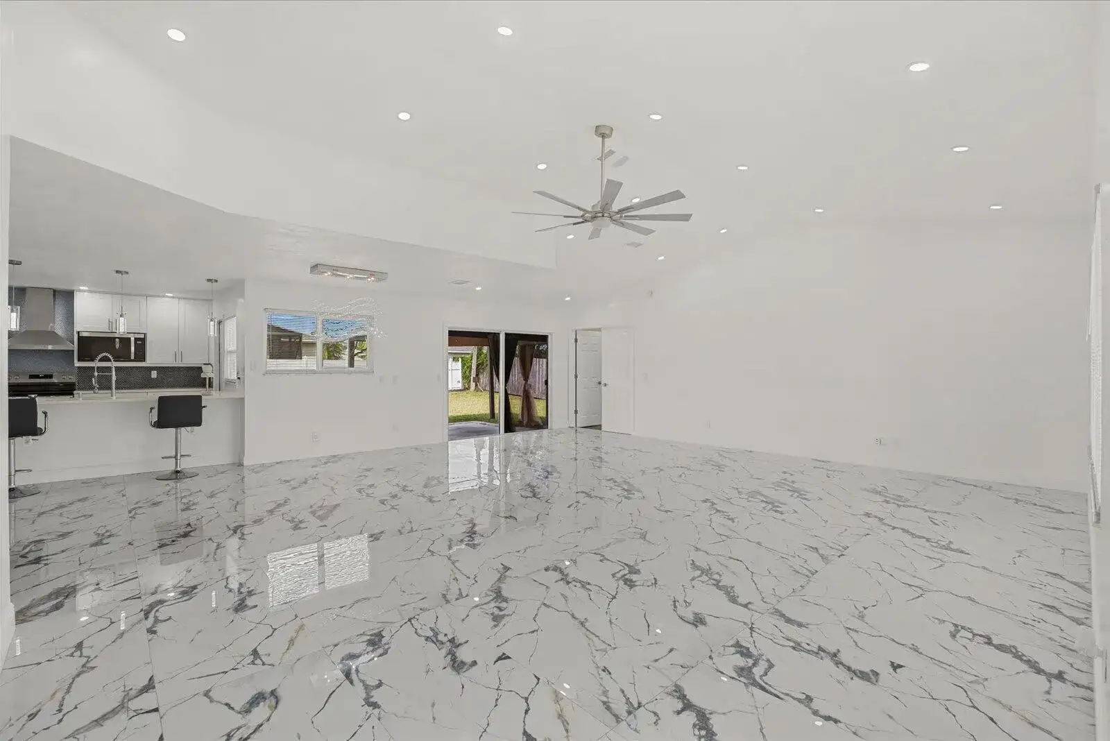 1051 SW DUBOIS, Port St. Lucie FL 34953 photo 5