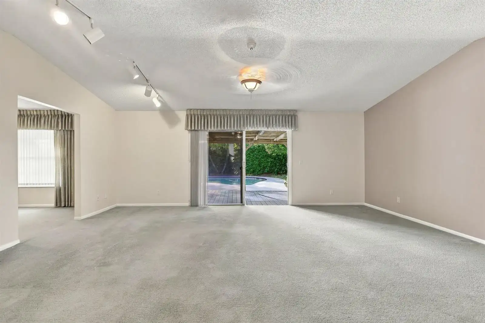 5503 BIRCH Drive, Fort Pierce FL 34982 photo 4
