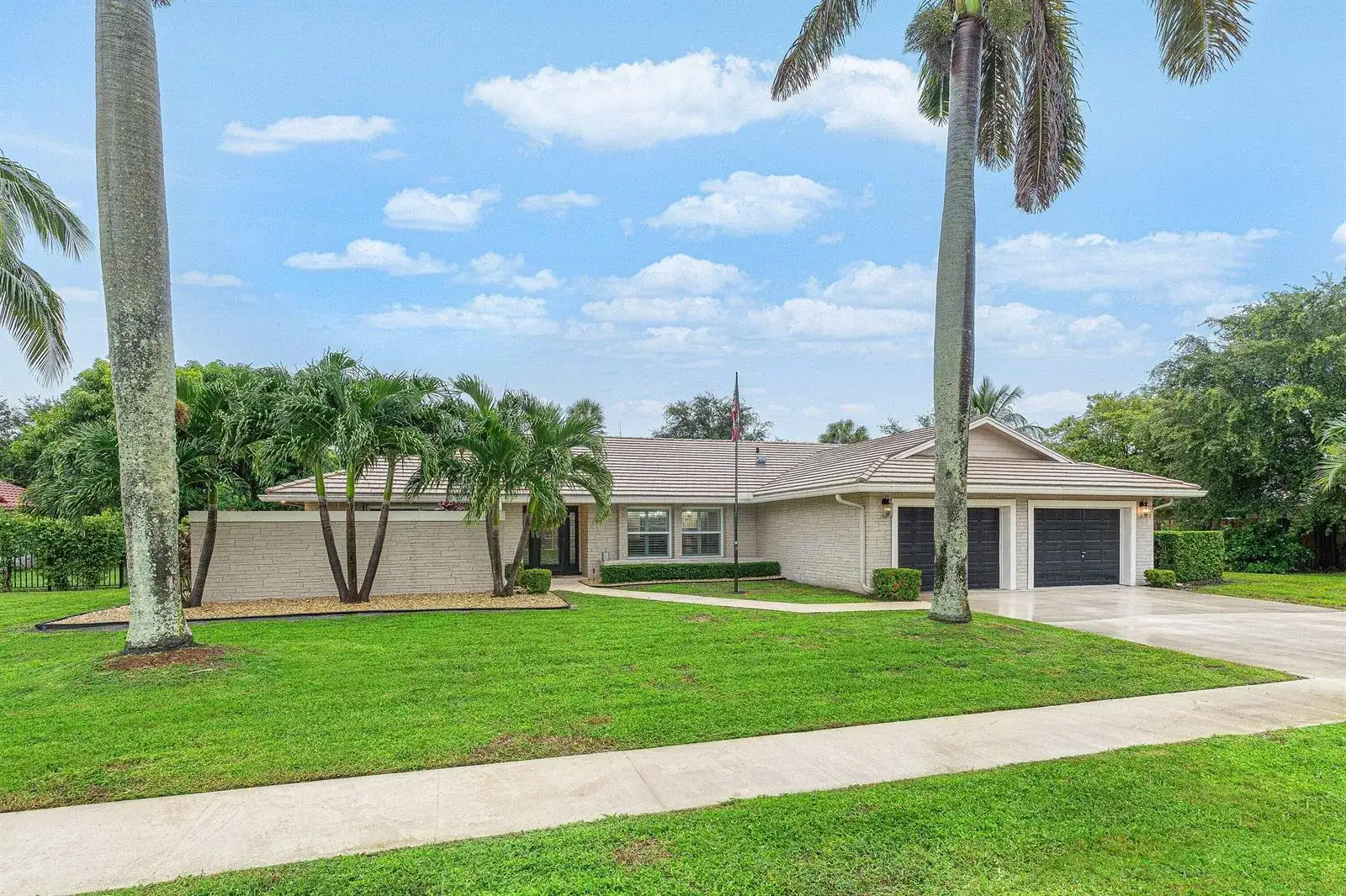 9077 Old Pine Road, Boca Raton FL 33428 photo 2