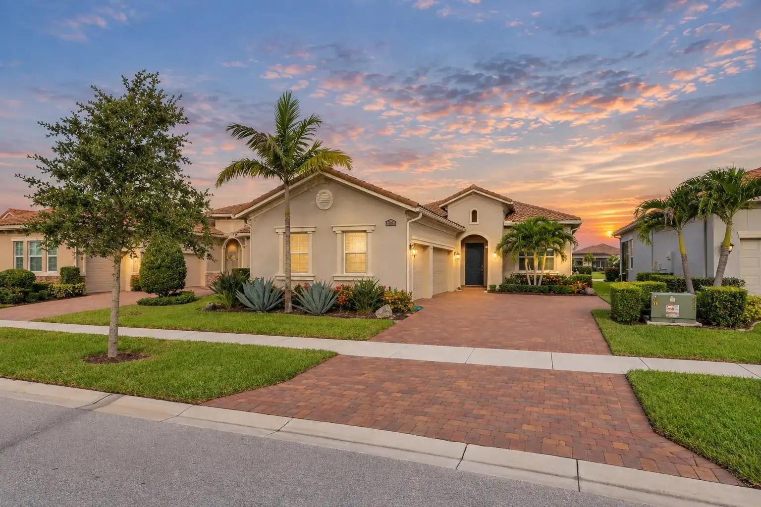 8822 SW Montova Way, Port St. Lucie FL 34987 photo 2