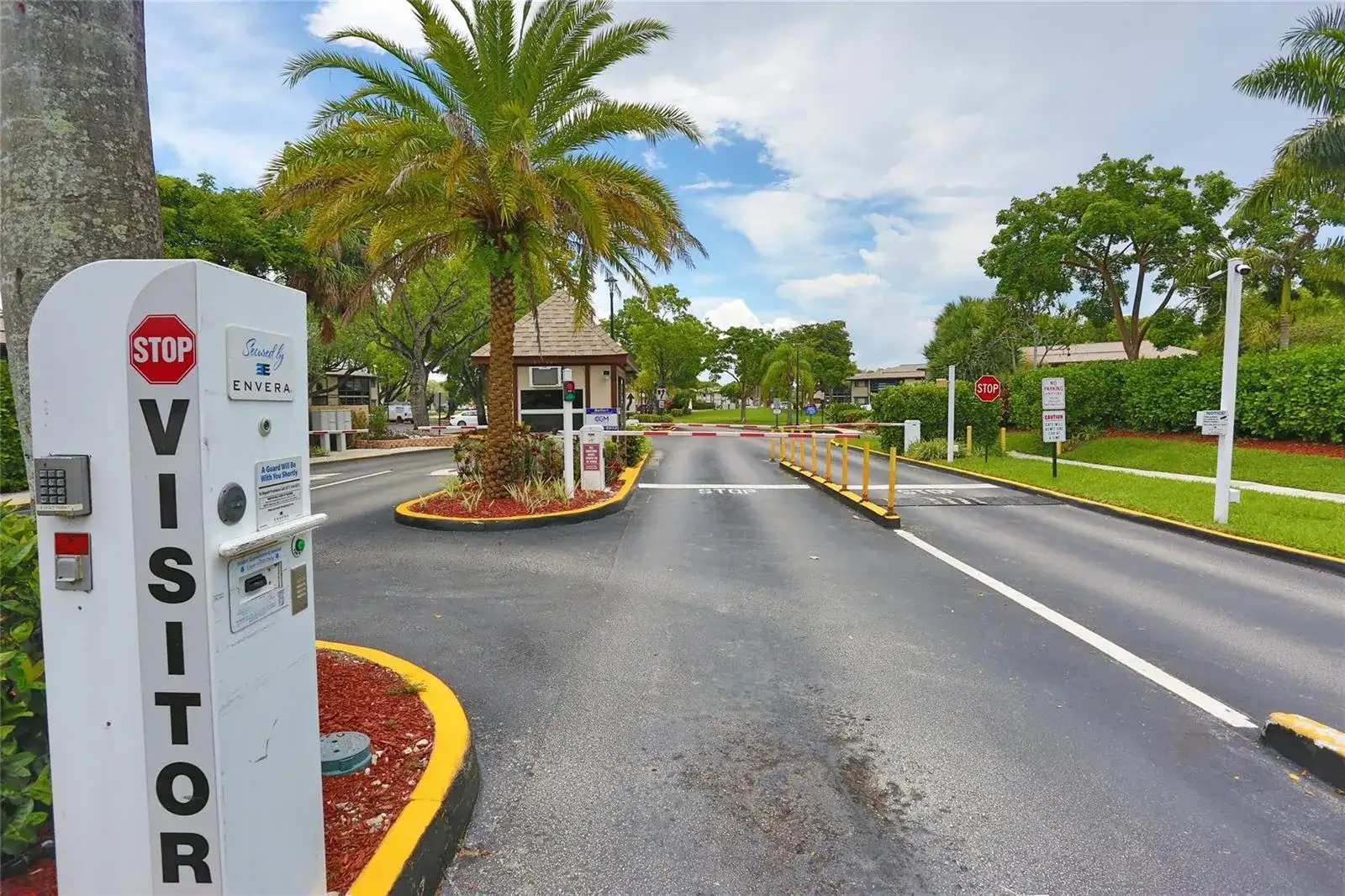 9712 S Belfort Circle, Tamarac FL 33321 photo 3