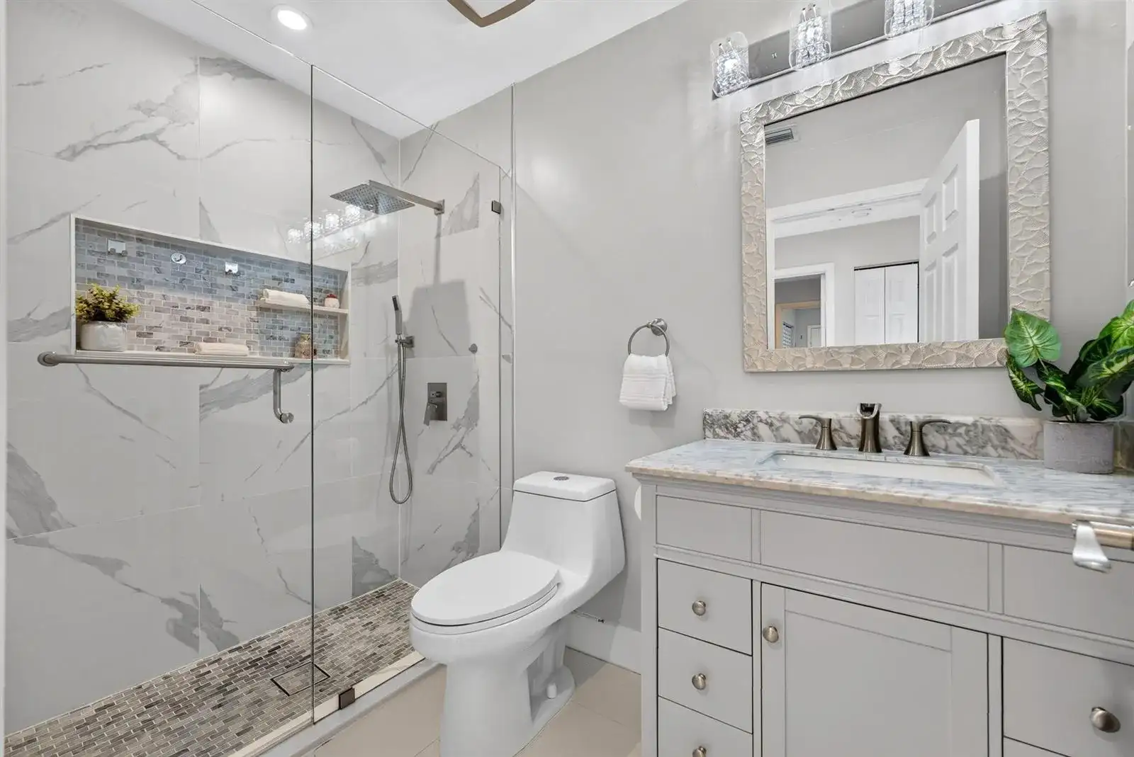 20564 SW 5TH Street, Pembroke Pines FL 33029 photo 5