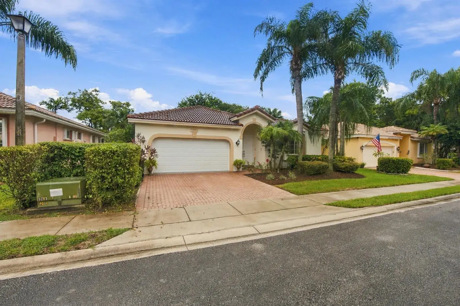 7852 NW 77th Avenue, Tamarac FL 33321 photo 2