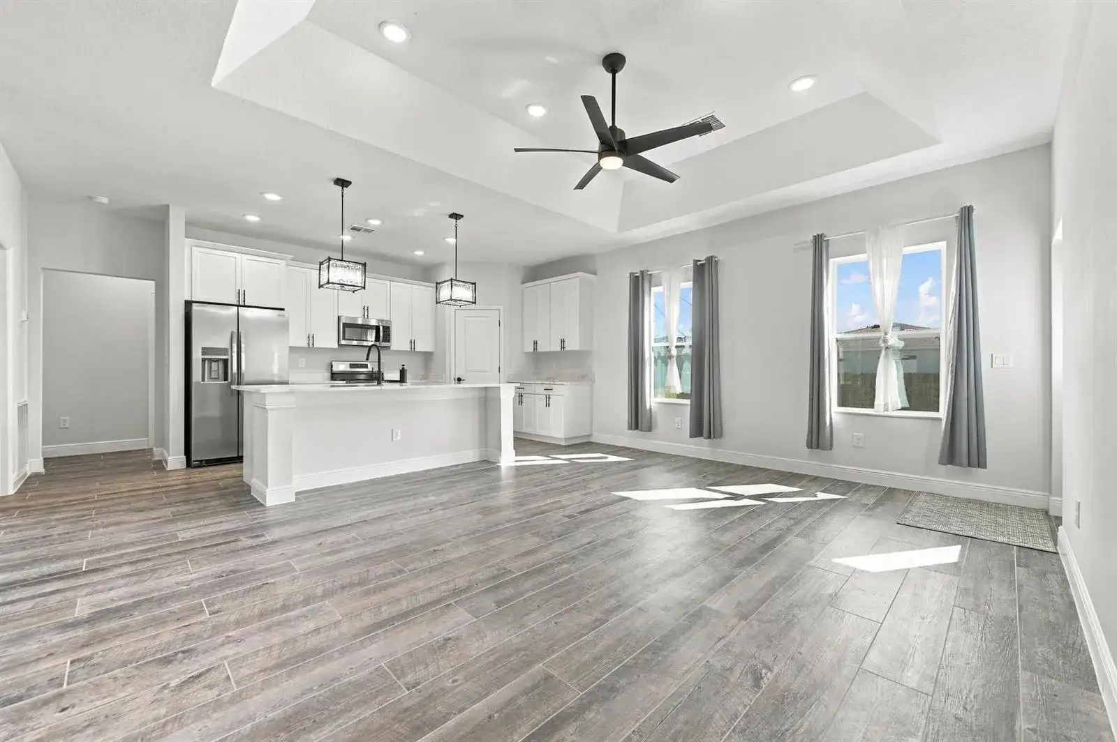 8236 100th Court, Vero Beach FL 32967 photo 2