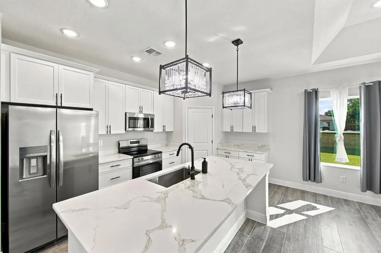 8236 100th Court, Vero Beach FL 32967 photo 3