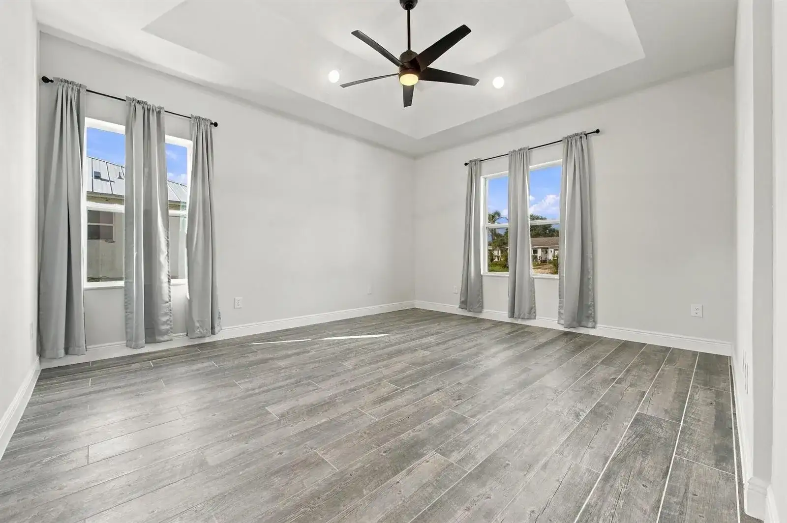 8236 100th Court, Vero Beach FL 32967 photo 4