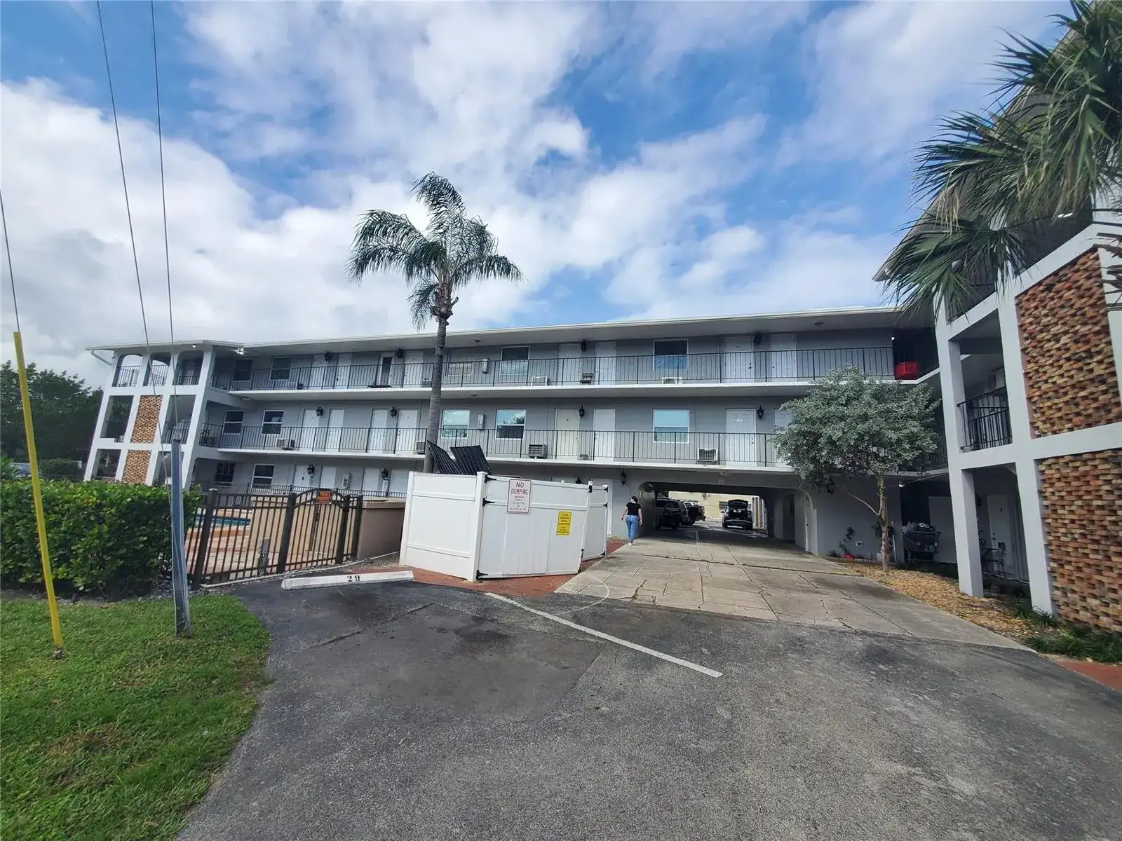 1021 NE 24th Avenue # 4, Pompano Beach FL 33062 photo 2