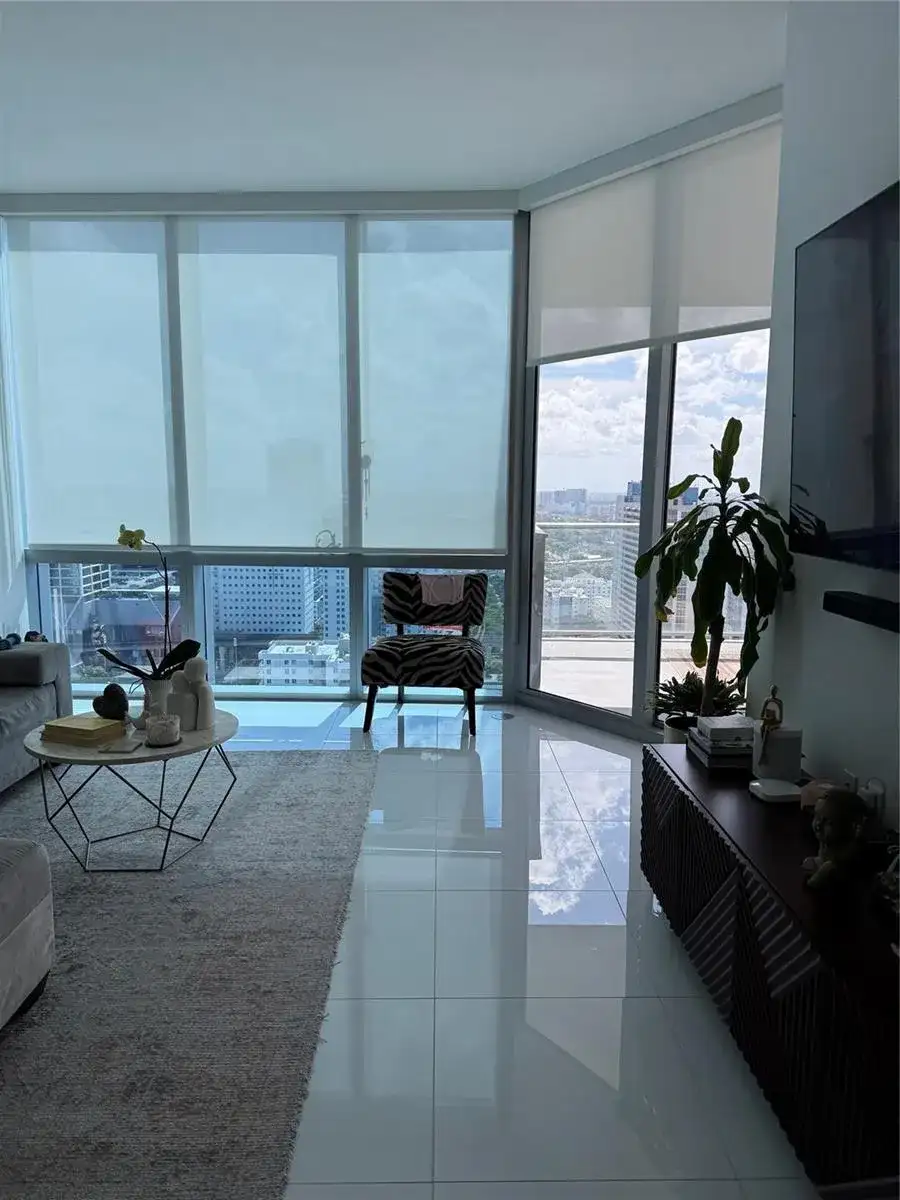 851 NE 1st Avenue # 2606, Miami FL 33132 photo 4