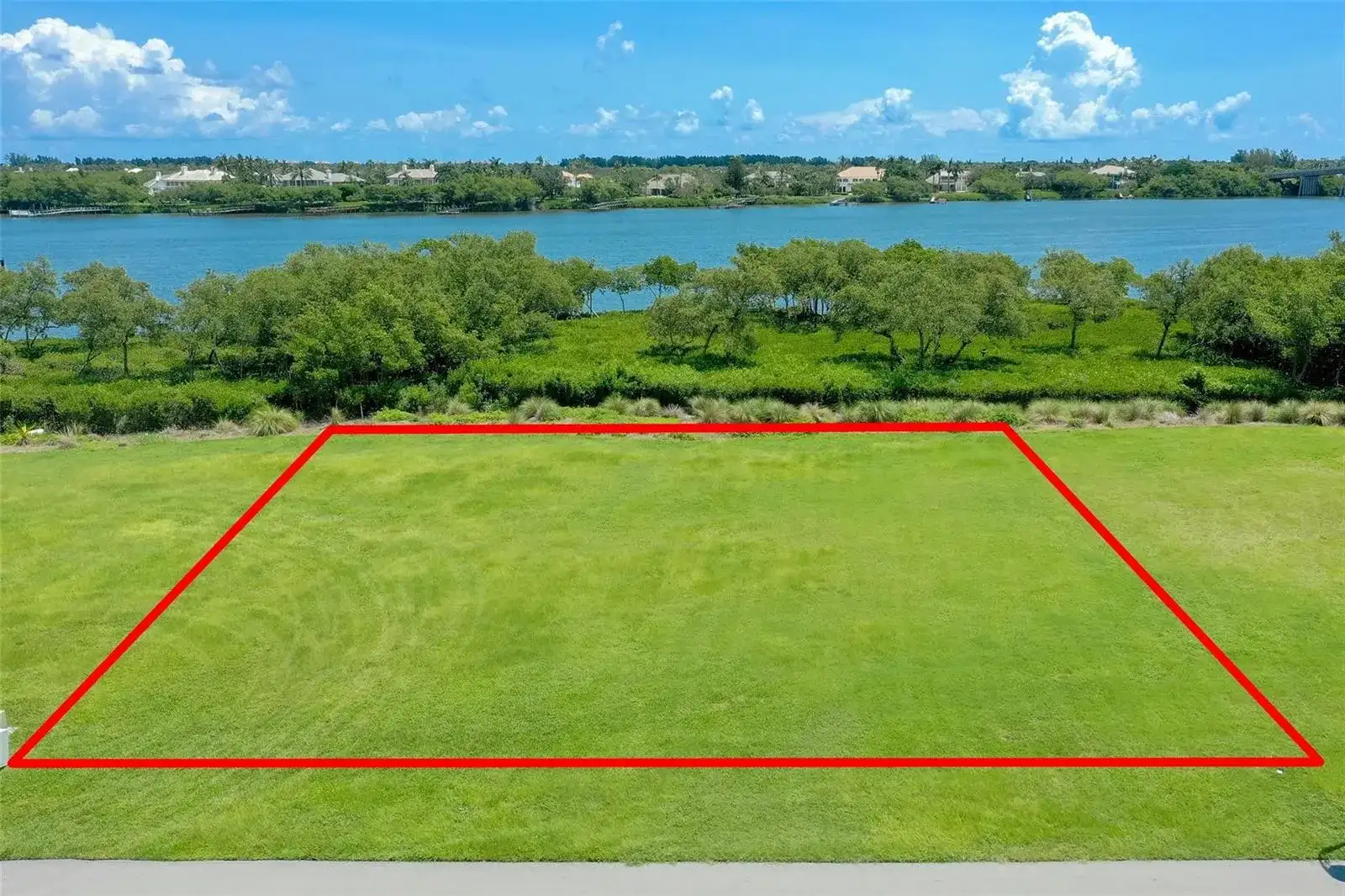 9260 E Marsh Island Drive, Vero Beach FL 32963 photo 3