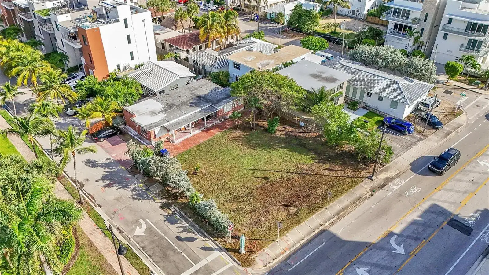 356 Balboa Street, Hollywood FL 33019 photo 2