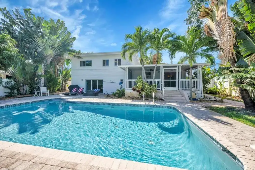 1771 NE 35th Street, Oakland Park FL 33334 photo 2