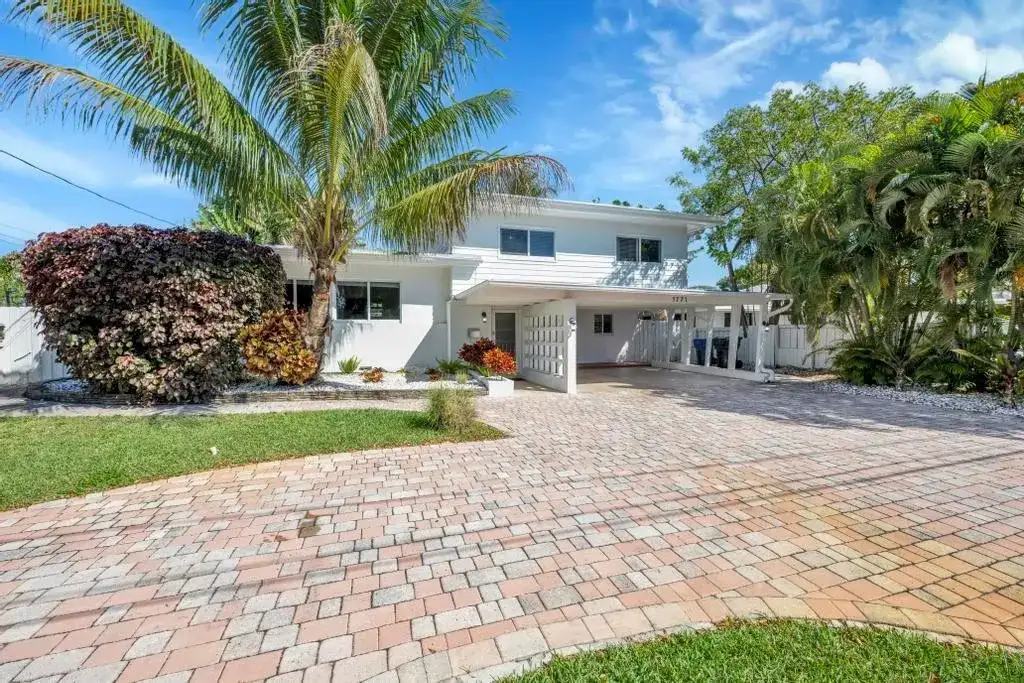 1771 NE 35th Street, Oakland Park FL 33334 photo 3