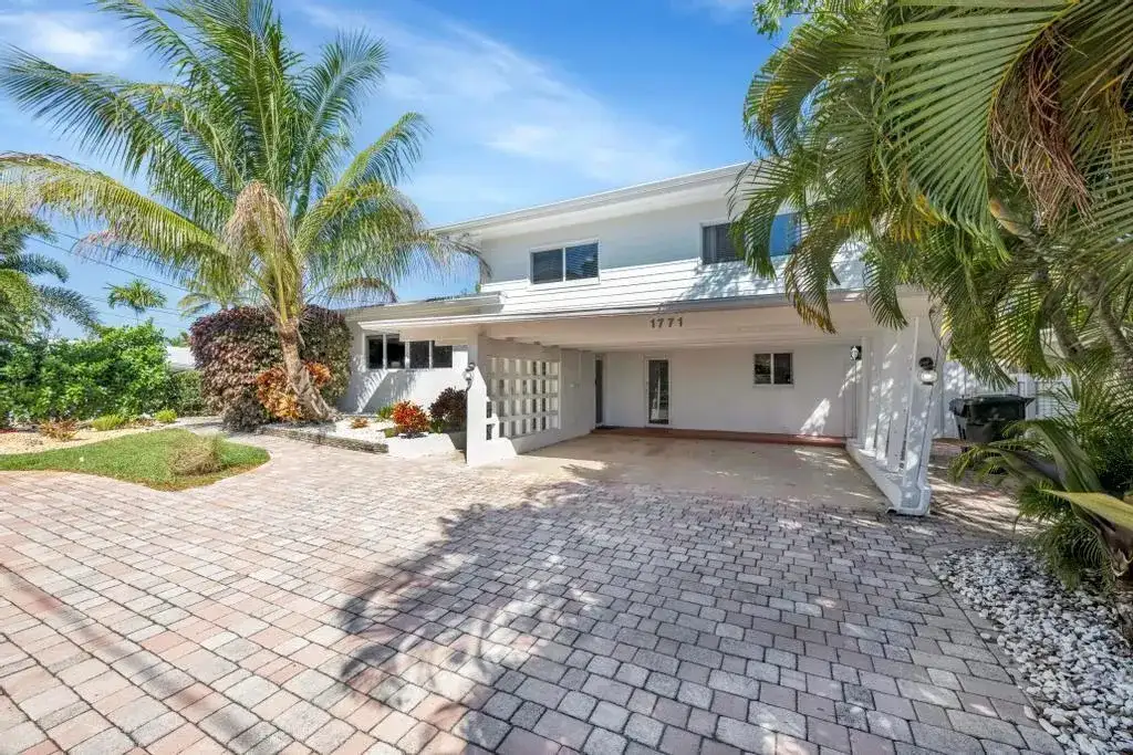 1771 NE 35th Street, Oakland Park FL 33334 photo 4