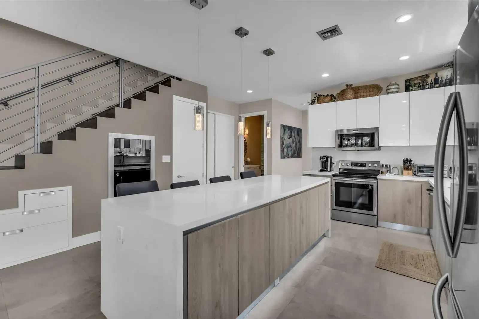 807 SW 7th Avenue, Fort Lauderdale FL 33315 photo 4