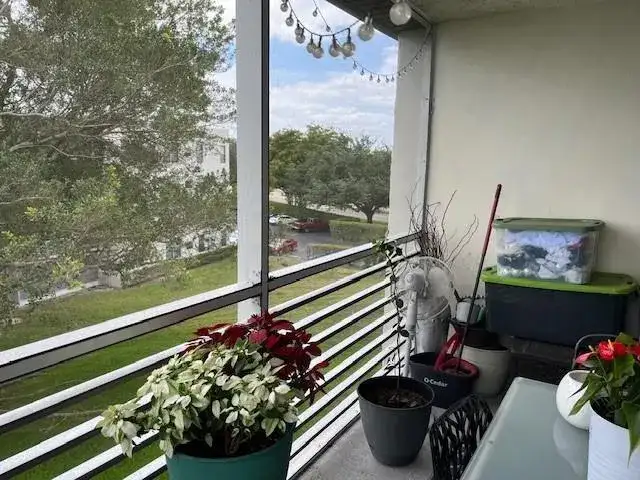 9330 Lagoon Place # 406, Davie FL 33324 photo 2