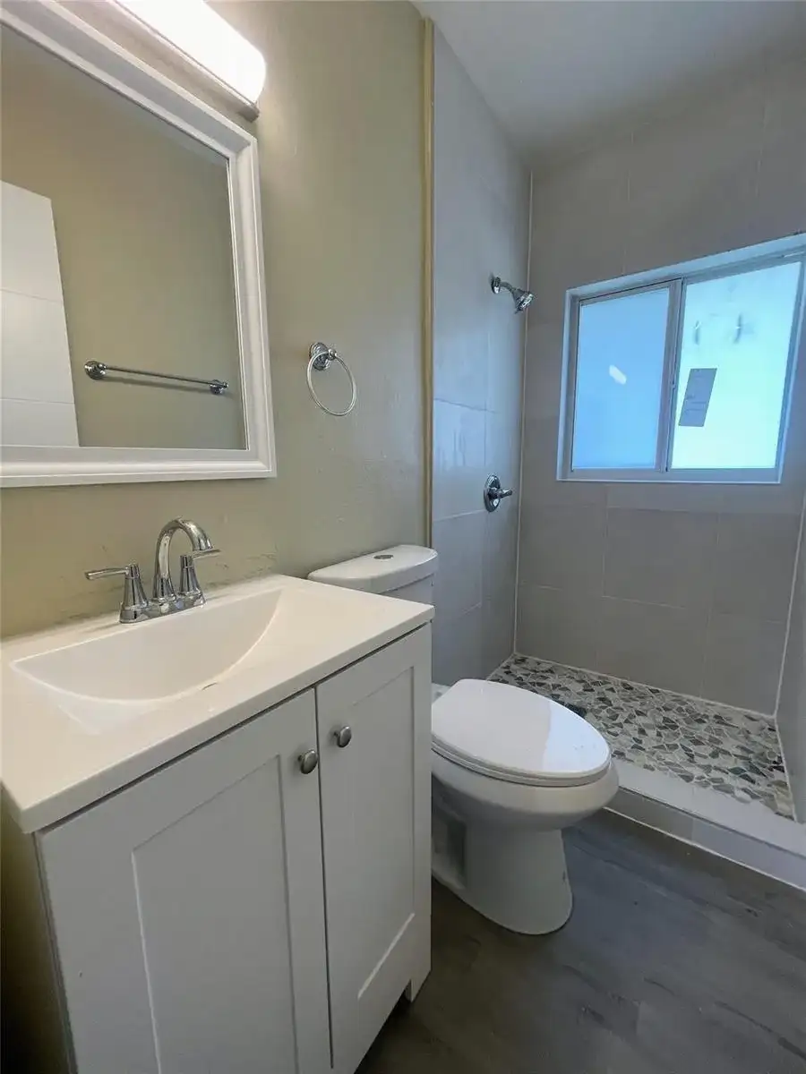 712 NW 17th Avenue, Fort Lauderdale FL 33311 photo 5