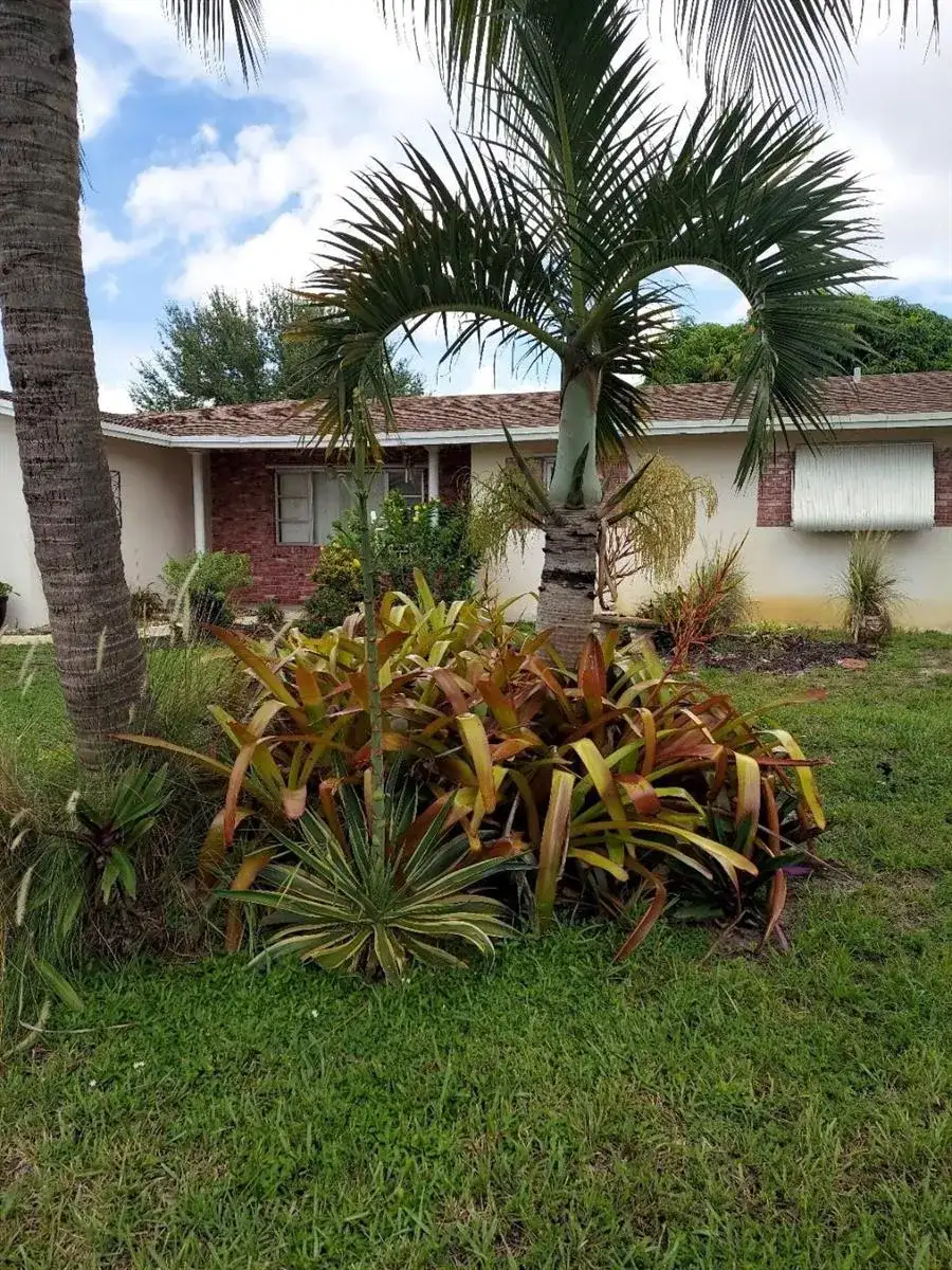 1011 NW 45th Court, Fort Lauderdale FL 33309 photo 2