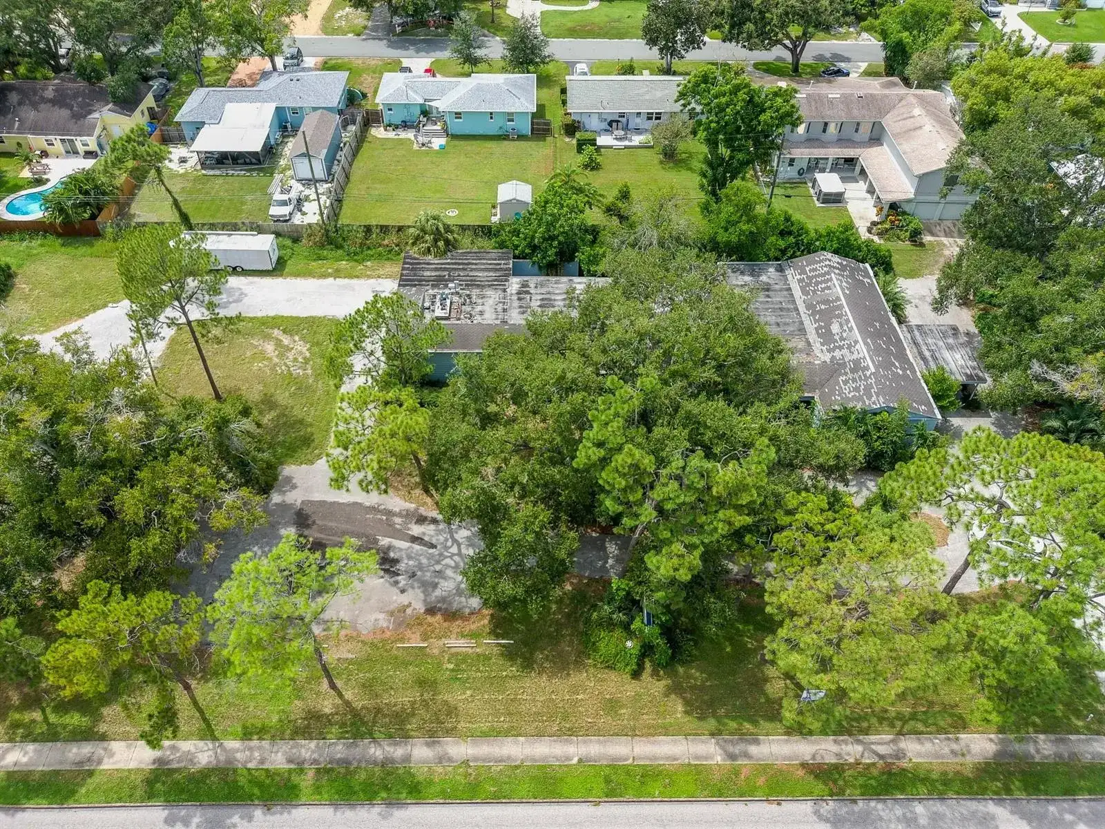 4100 N 16th Street, FL 33703 photo 2