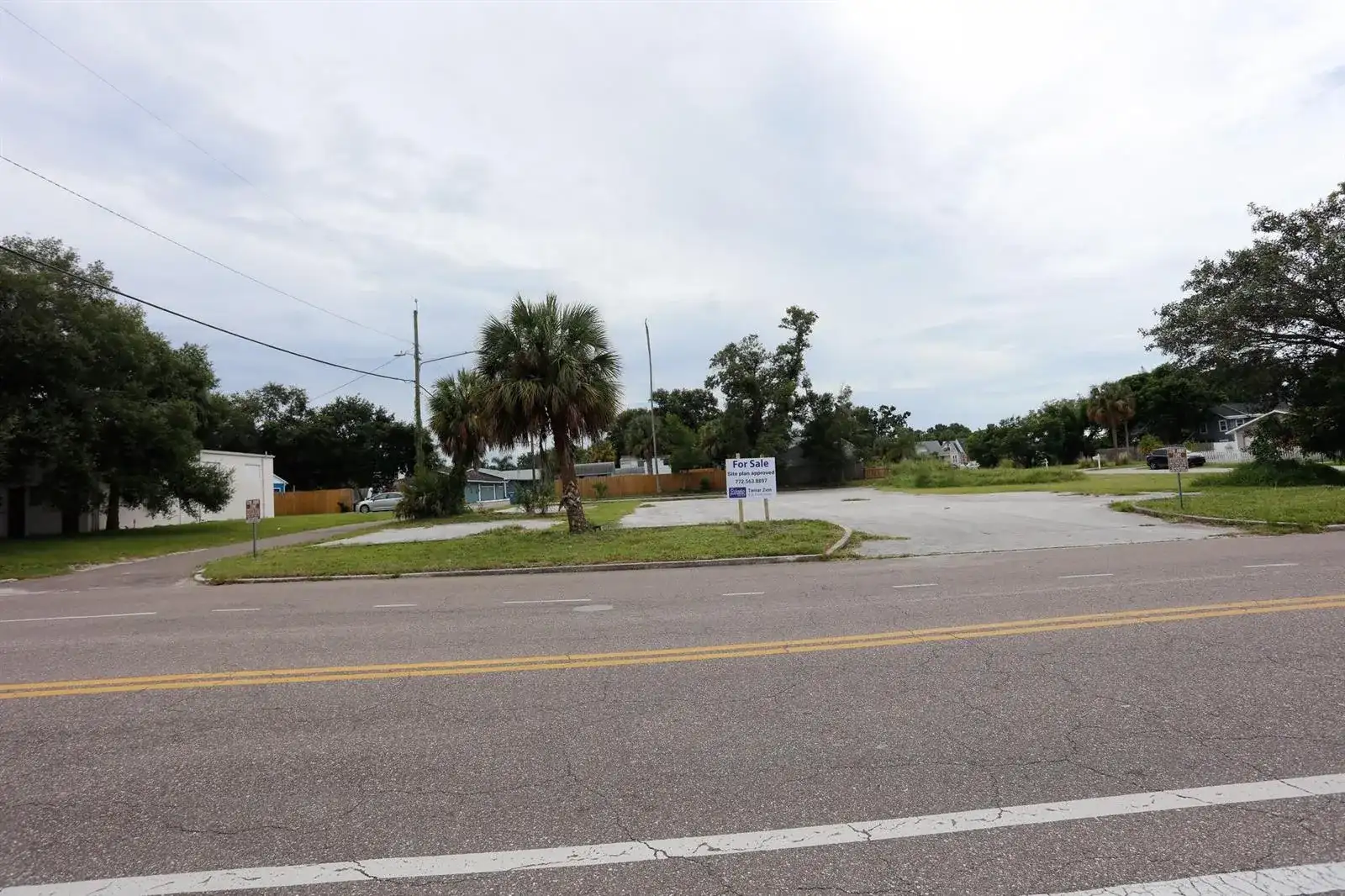 N 17th Street, FL 33713 photo 2