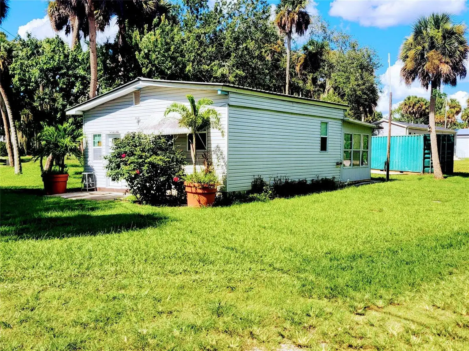 1048 Arvin Lane, Moore Haven FL 33471 photo 2