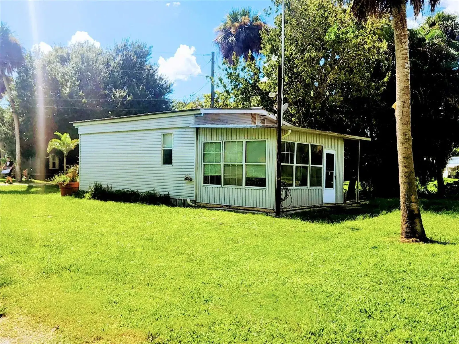 1048 Arvin Lane, Moore Haven FL 33471 photo 3