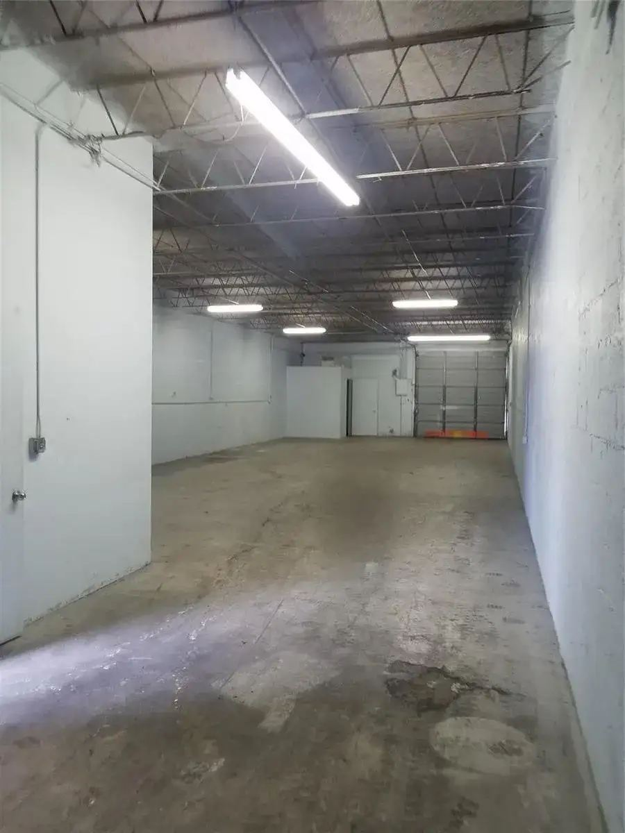 4834 NE 10 Avenue, Oakland Park FL 33334 photo 3