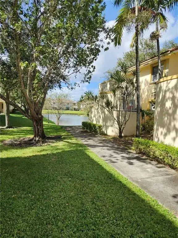 4775 SW 62nd Avenue # 102, Davie FL 33314 photo 3