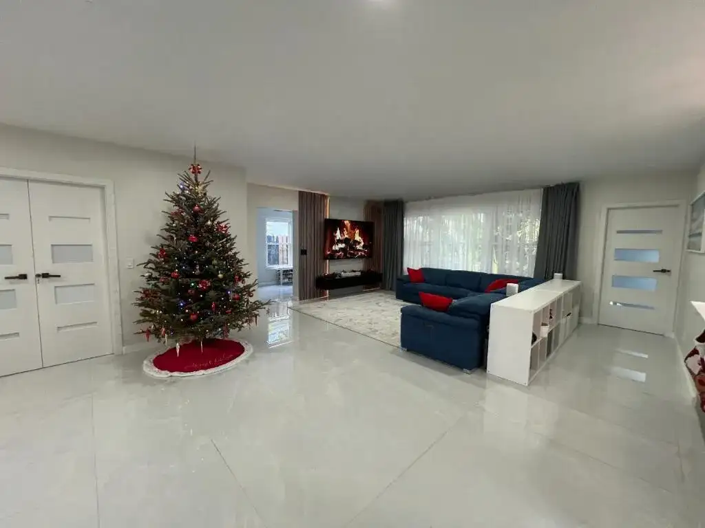 1042 Tyler Street, Hollywood FL 33019 photo 5