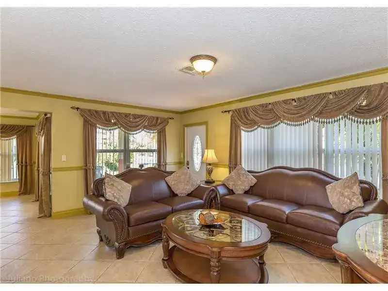 160 SE 12th Street, Pompano Beach FL 33060 photo 2