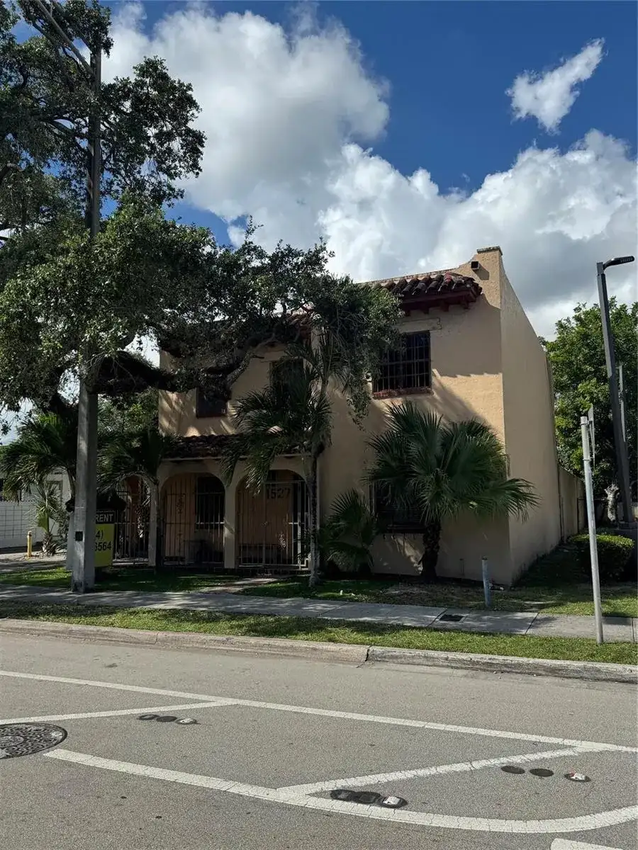 1527 NE 4th Avenue, Fort Lauderdale FL 33304 photo 3