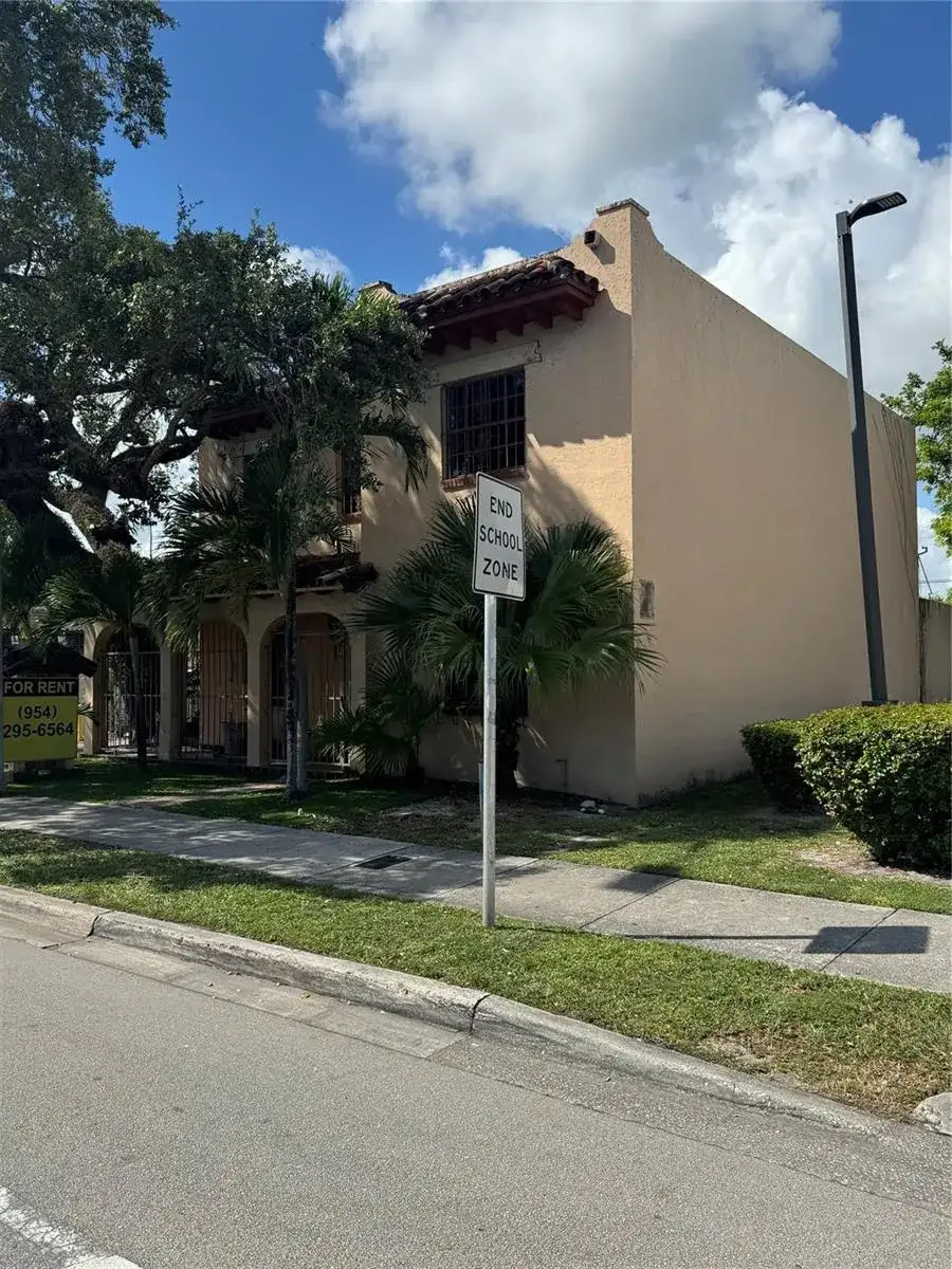 1527 NE 4th Avenue, Fort Lauderdale FL 33304 photo 4
