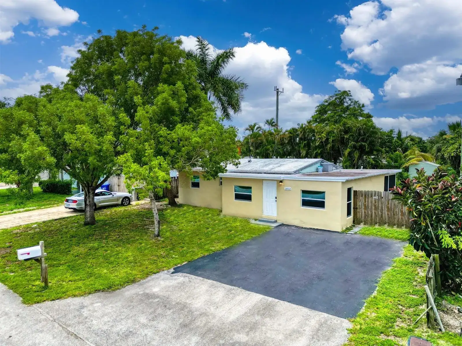 1412 NE 25th Court, Pompano Beach FL 33064 photo 4