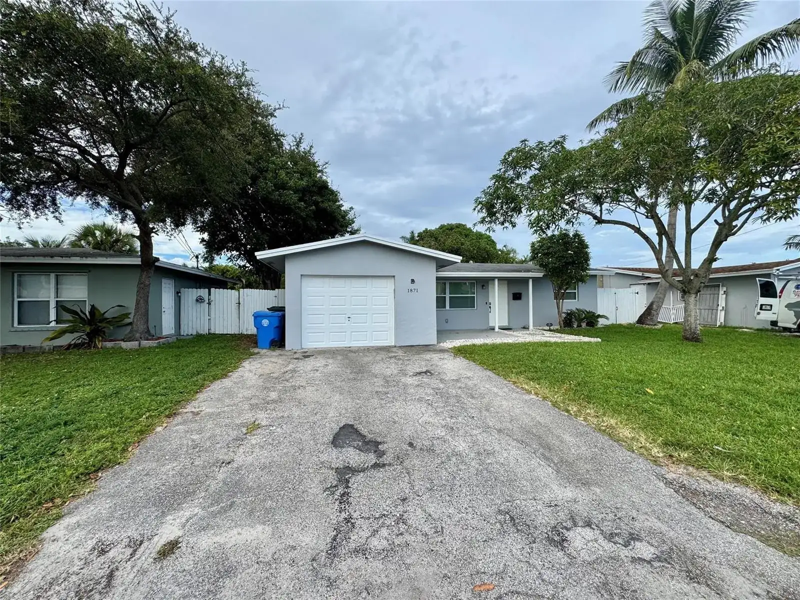 1871 NW 31st Court, Oakland Park FL 33309 photo 2