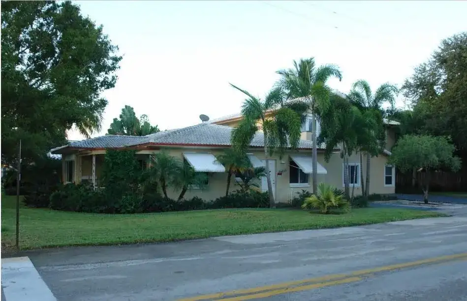 749 NE 16th Avenue, Fort Lauderdale FL 33304 photo 2