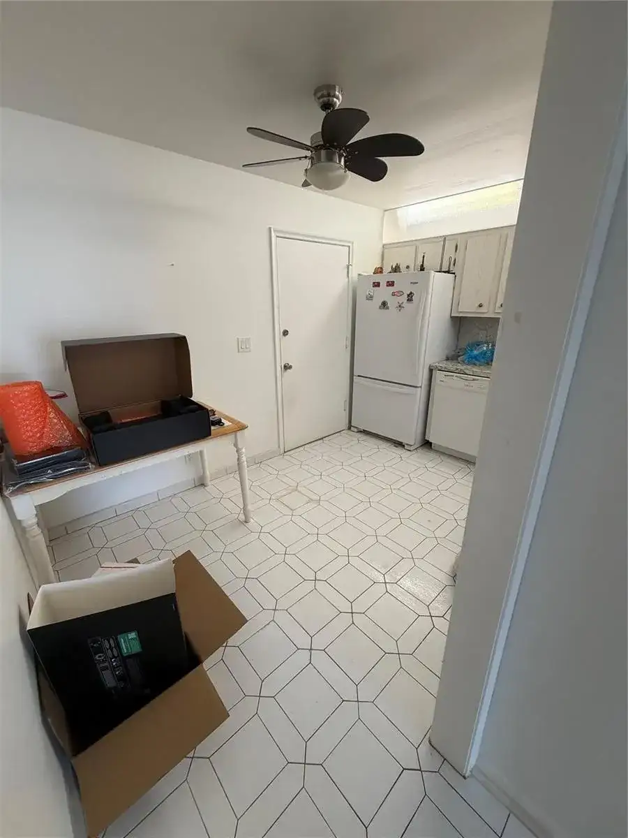 4851 NW 21st # 403, Lauderhill FL 33313 photo 4