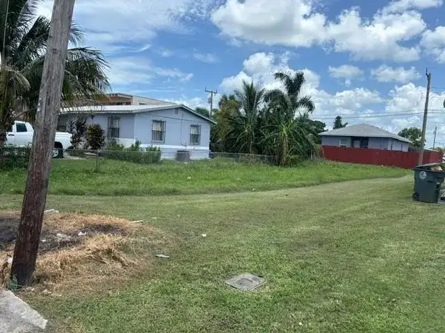 525 SW 9th Street, Belle Glade FL 33430 photo 4