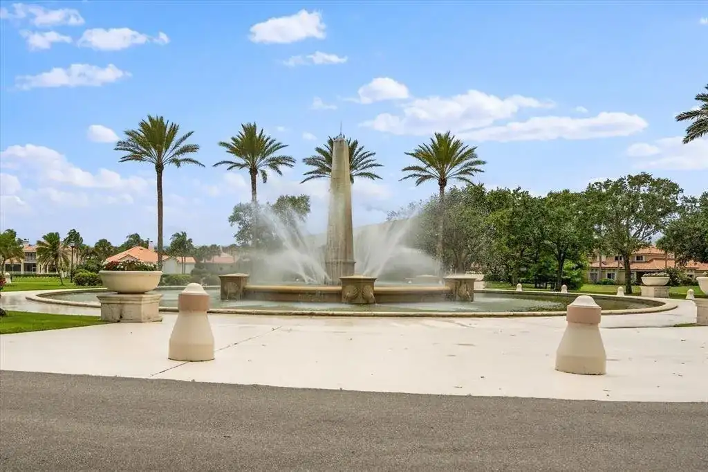 5060 Harmony Circle # 104, Vero Beach FL 32967 photo 2