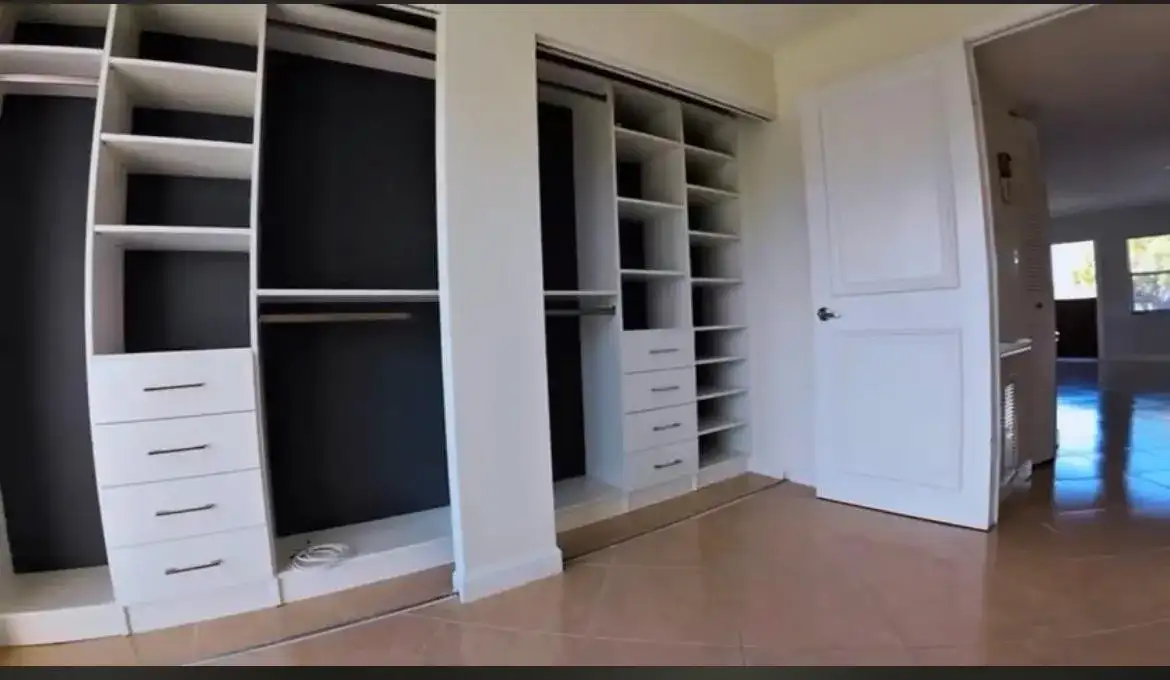 9101 Sunrise Lakes Boulevard, Sunrise FL 33322 photo 4