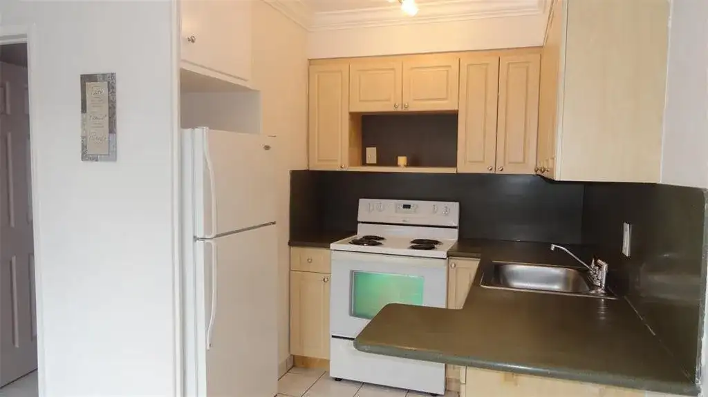 2211 Lincoln Street # 11, Hollywood FL 33020 photo 2