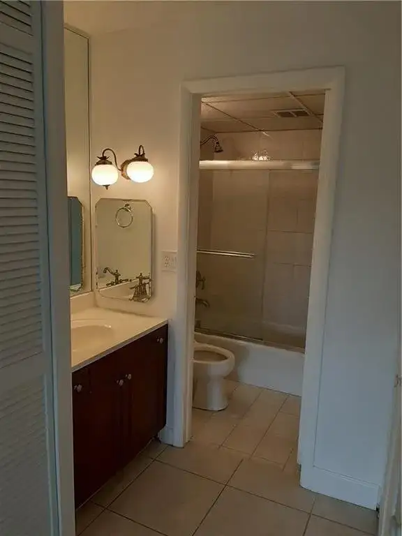 3650 Inverrary Drive # 3Q, Lauderhill FL 33319 photo 4