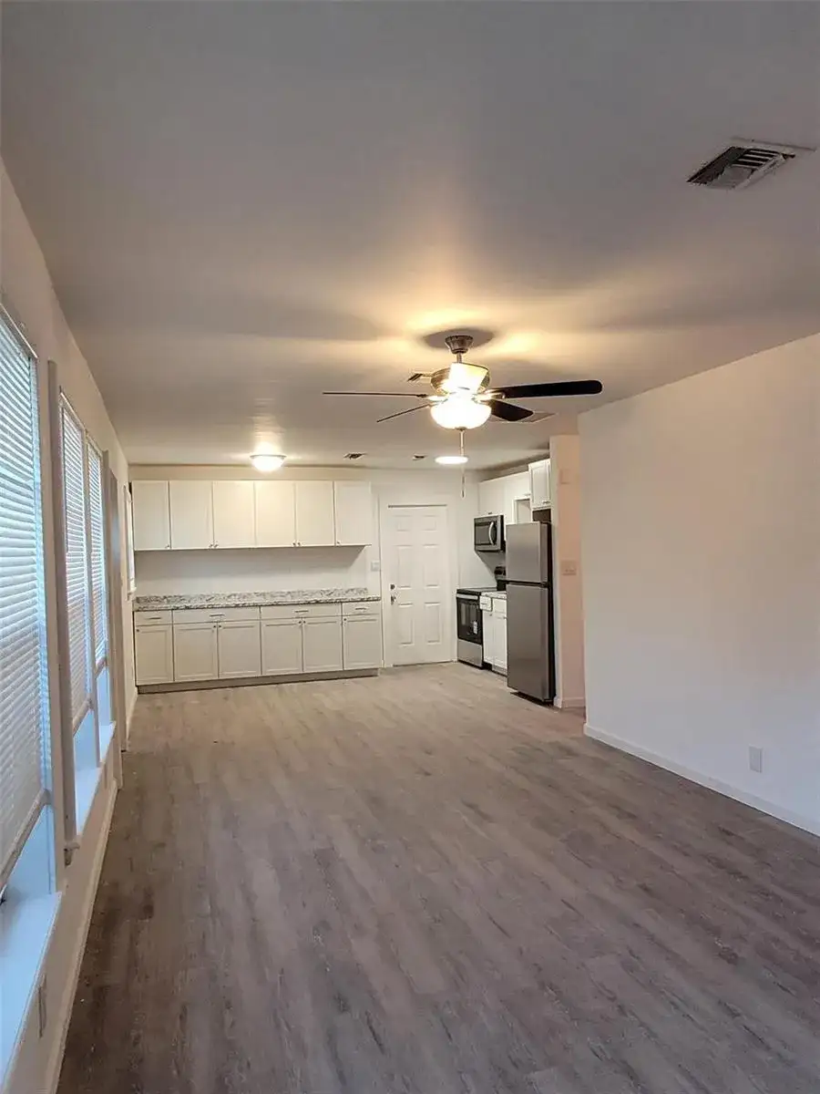 6106 Island Park Court, Fort Myers FL 33908 photo 2
