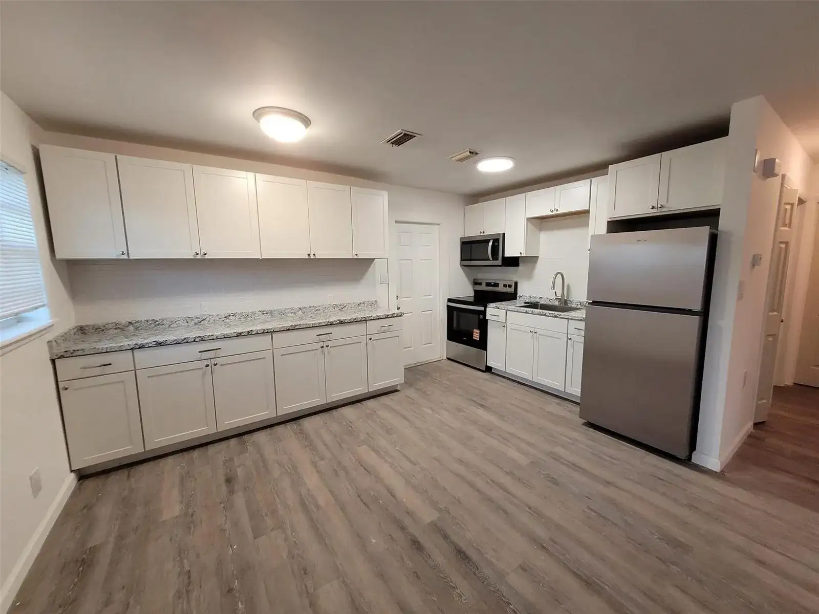 6106 Island Park Court, Fort Myers FL 33908 photo 3