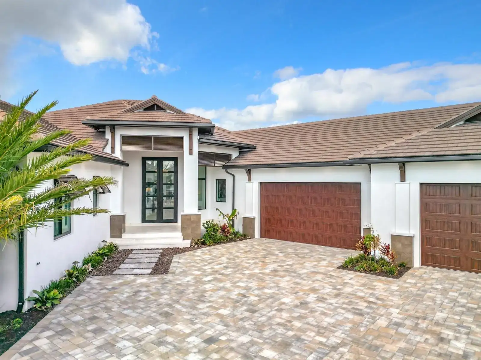 14201 Bay Drive, Fort Myers FL 33919 photo 5