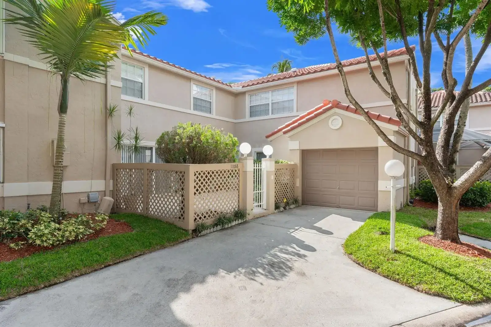 11066 Long Boat Dr, Cooper City FL 33026 photo 2
