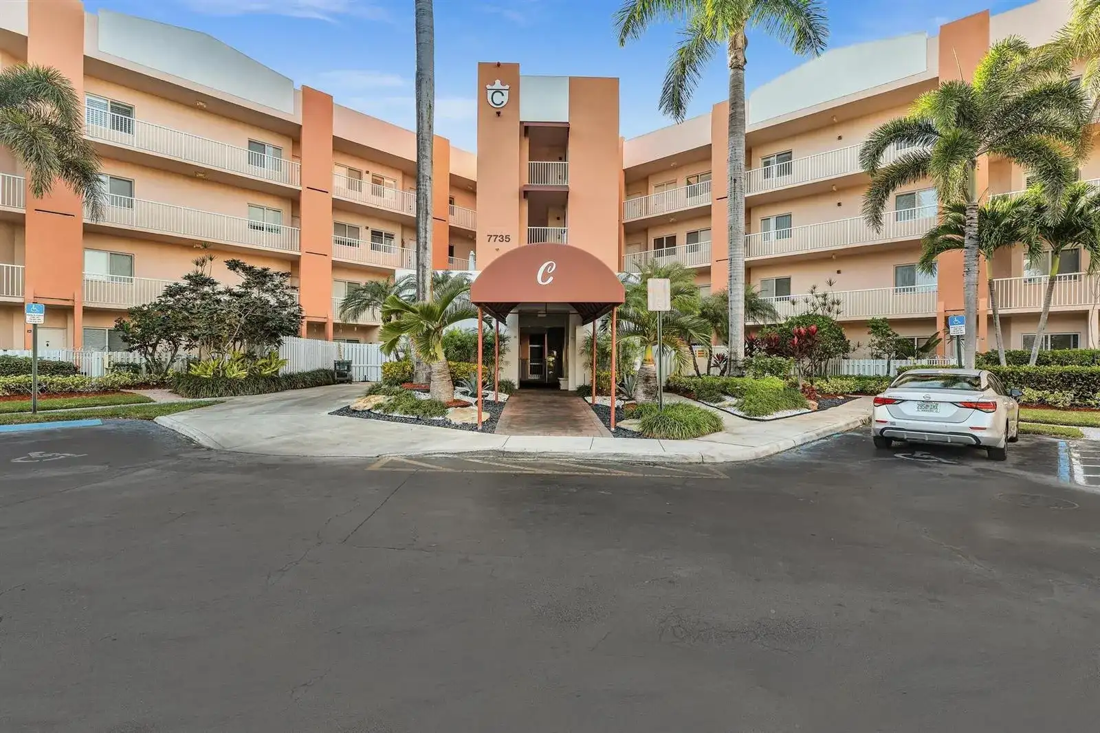 7735 Yardley Drive # 201, Tamarac FL 33321 photo 2