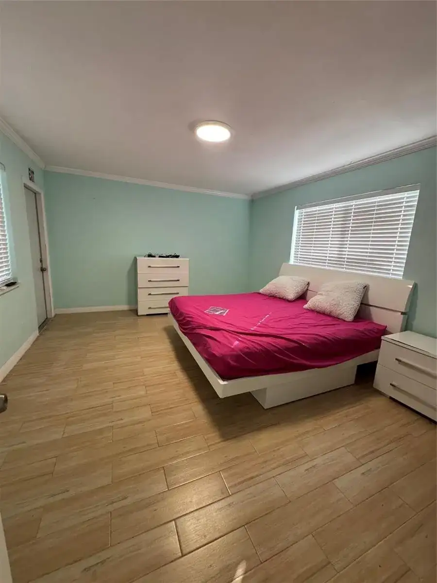 323 Monroe Street # 2, Hollywood FL 33019 photo 4